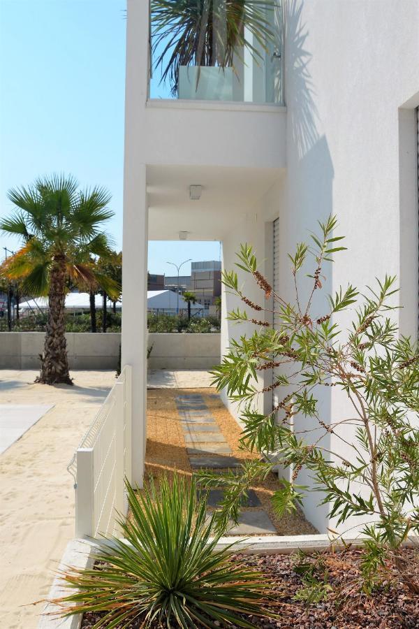 Sun Beach Residence Con Piscina - Piazza Brescia - Adria Holiday Jesolo - Family Apartments Esterno foto