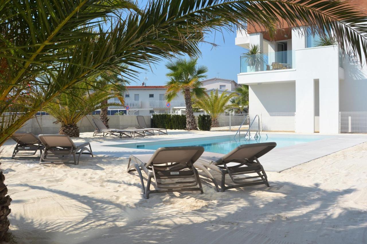 Sun Beach Residence Con Piscina - Piazza Brescia - Adria Holiday Jesolo - Family Apartments Esterno foto