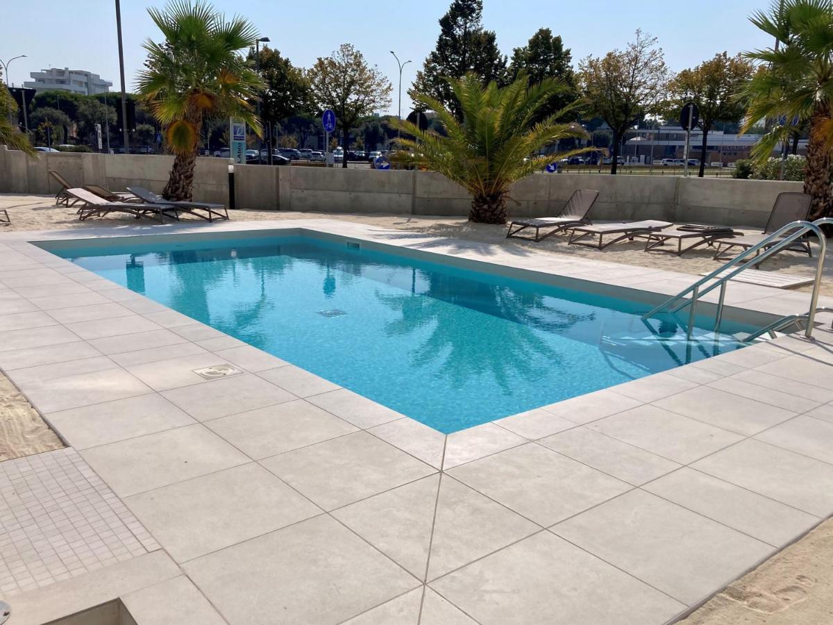 Sun Beach Residence Con Piscina - Piazza Brescia - Adria Holiday Jesolo - Family Apartments Esterno foto