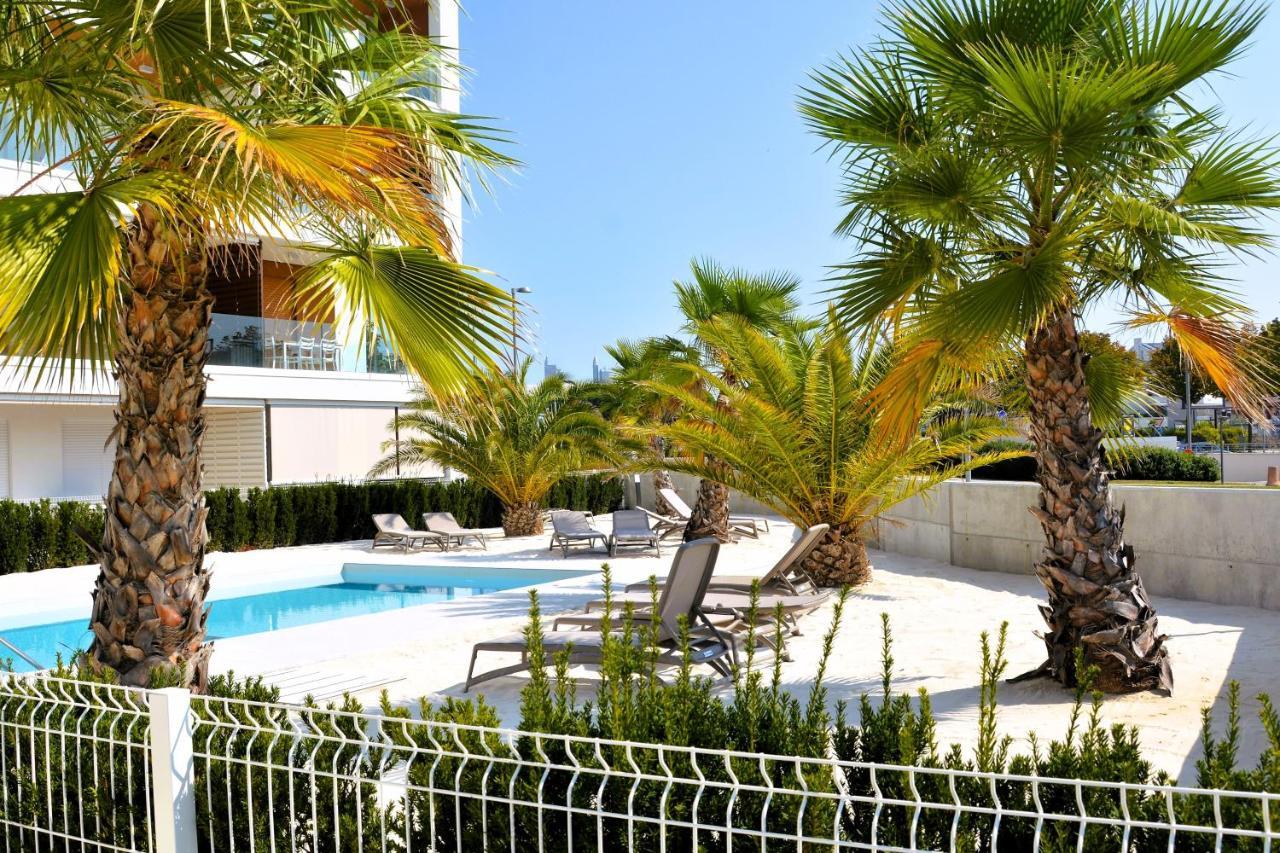 Sun Beach Residence Con Piscina - Piazza Brescia - Adria Holiday Jesolo - Family Apartments Esterno foto