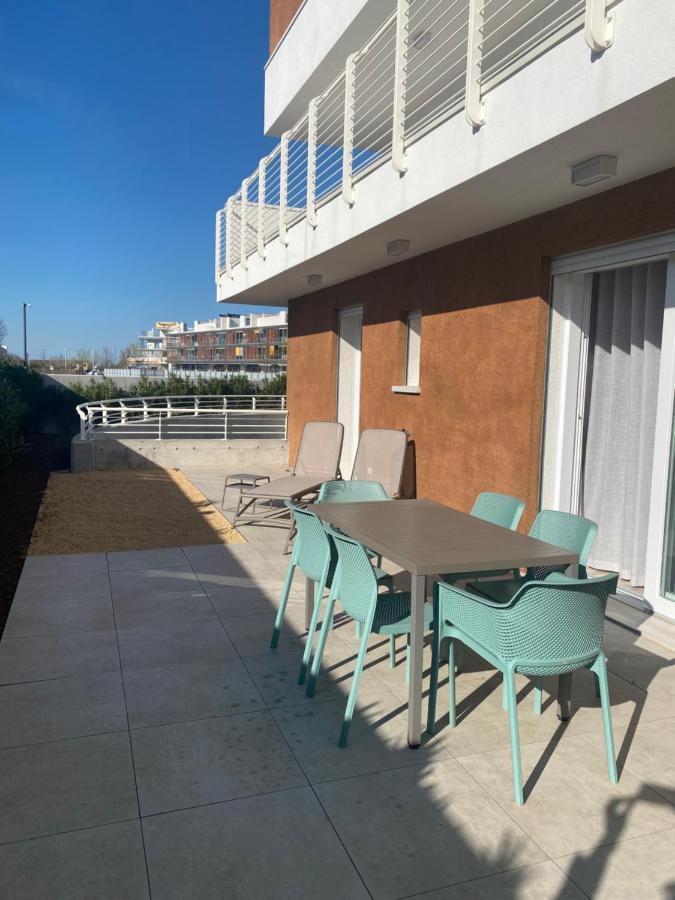Sun Beach Residence Con Piscina - Piazza Brescia - Adria Holiday Jesolo - Family Apartments Esterno foto