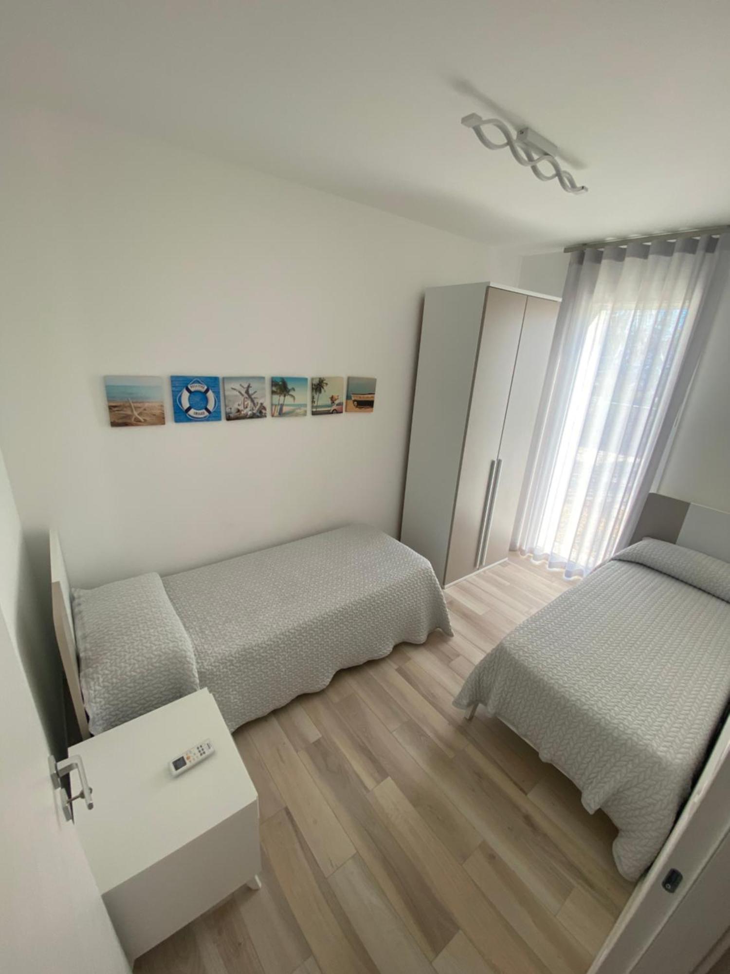 Sun Beach Residence Con Piscina - Piazza Brescia - Adria Holiday Jesolo - Family Apartments Esterno foto