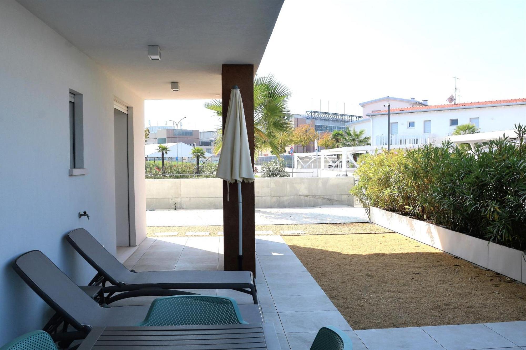 Sun Beach Residence Con Piscina - Piazza Brescia - Adria Holiday Jesolo - Family Apartments Esterno foto