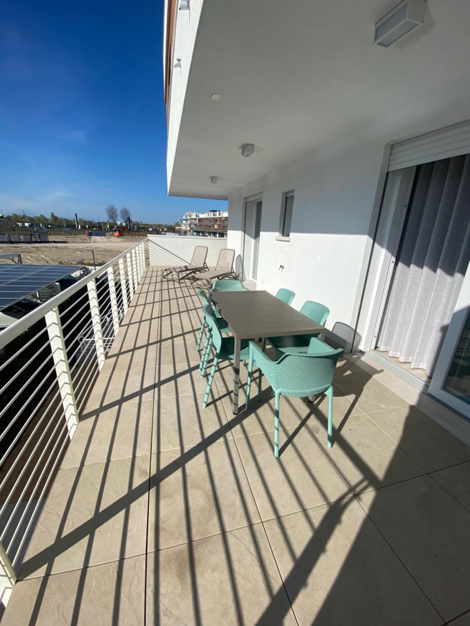 Sun Beach Residence Con Piscina - Piazza Brescia - Adria Holiday Jesolo - Family Apartments Esterno foto