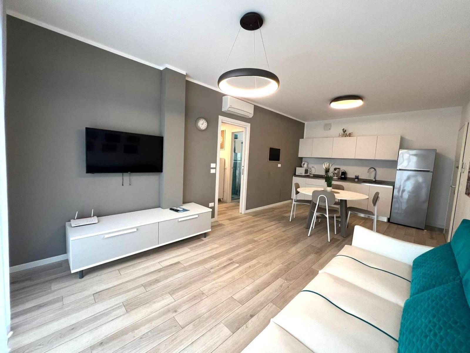 Sun Beach Residence Con Piscina - Piazza Brescia - Adria Holiday Jesolo - Family Apartments Camera foto