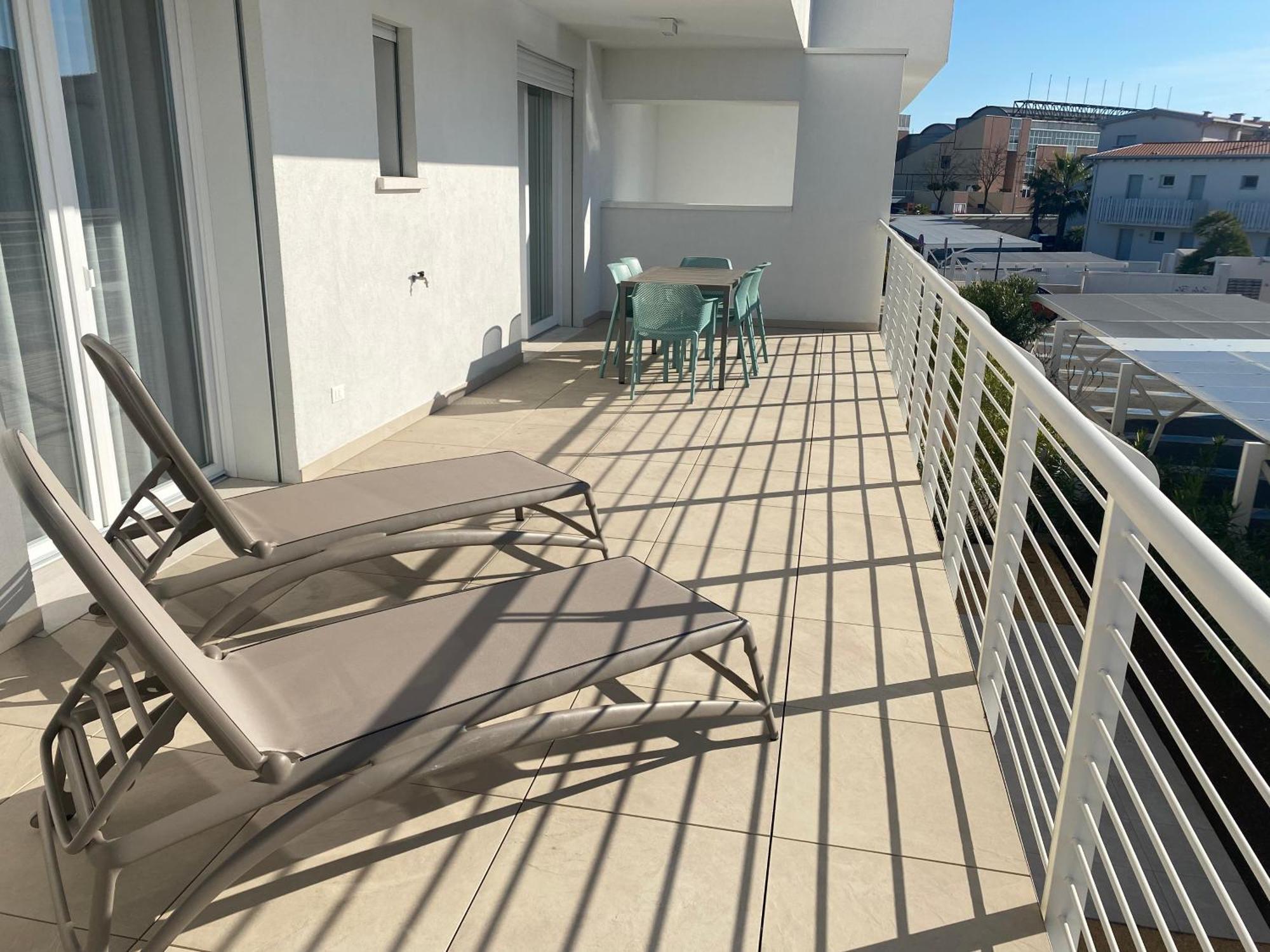 Sun Beach Residence Con Piscina - Piazza Brescia - Adria Holiday Jesolo - Family Apartments Camera foto